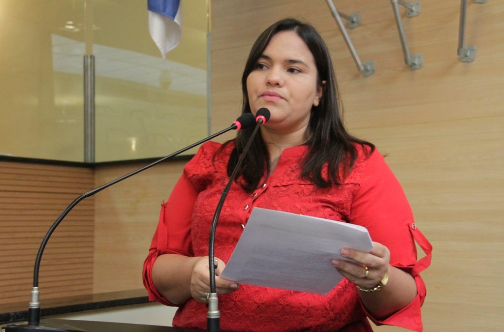 Michele Collins defende PLO que atenta para pessoas com deficiência no Recife