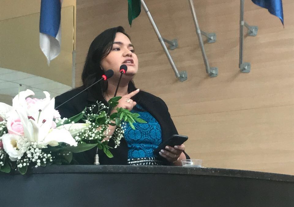 A vereadora Missionária Michele Collins subiu à tribuna da Câmara Municipal do Recife para falar sobre projeto que amplia e fortalece a Rede de Atenção Psicossocial