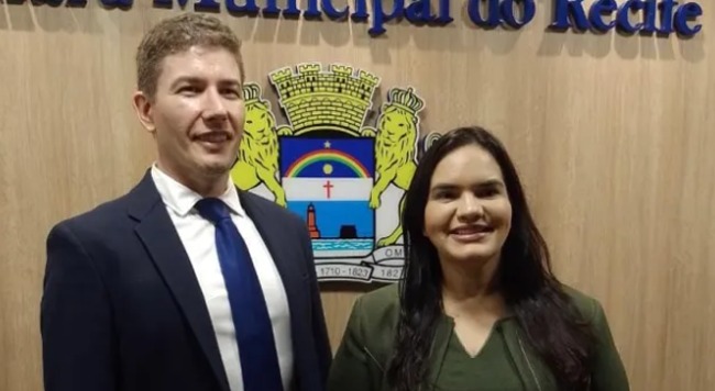 Blog Ponto de Vista – Michele Collins entrega título de Cidadão do Recife a Consul Britânico