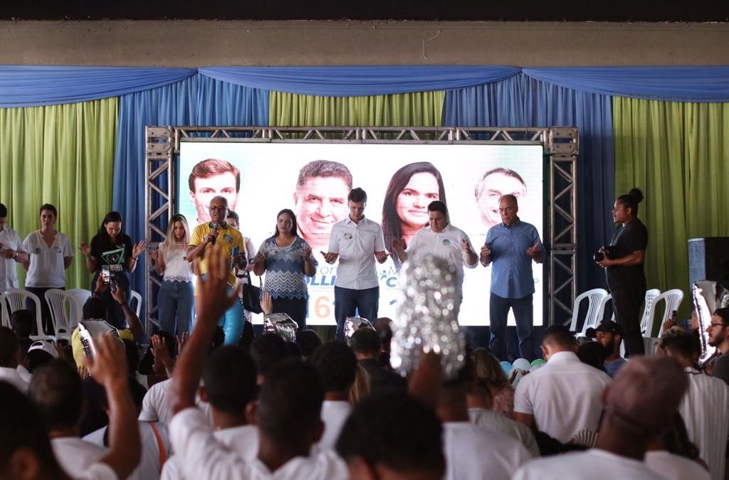 Casal Collins realiza o 1º Comício da Família Cristã no Recife